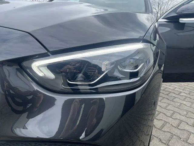 Mercedes-Benz C 180 AVANTGARDE Sedan