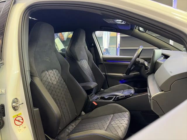 Volkswagen Golf 1.5 eTSI