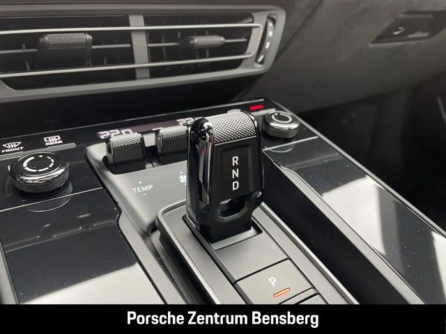 Porsche 992 Carrera Coupé GTS