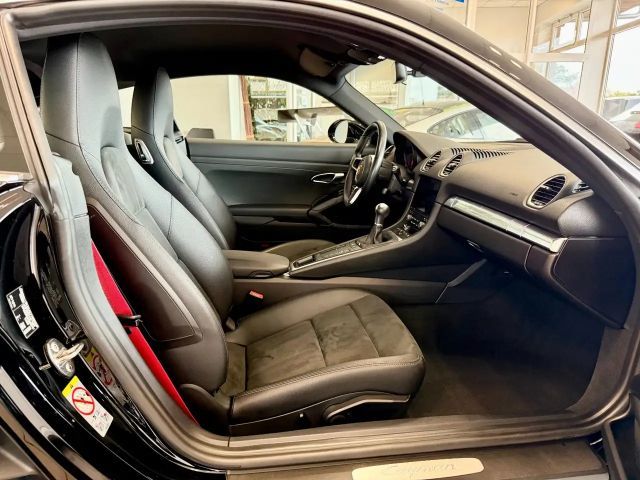 Porsche Cayman 718 Coupé