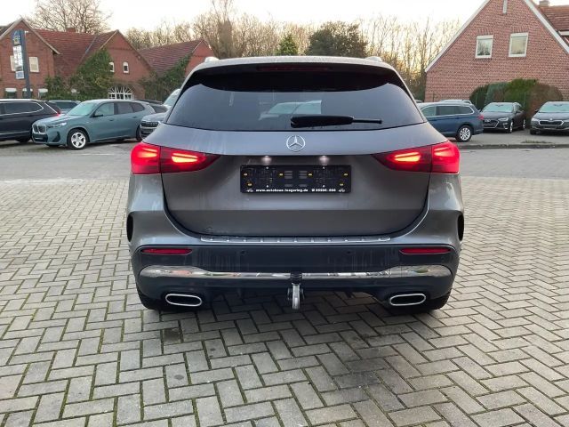 Mercedes-Benz GLA 200 AMG Line GLA 200 d