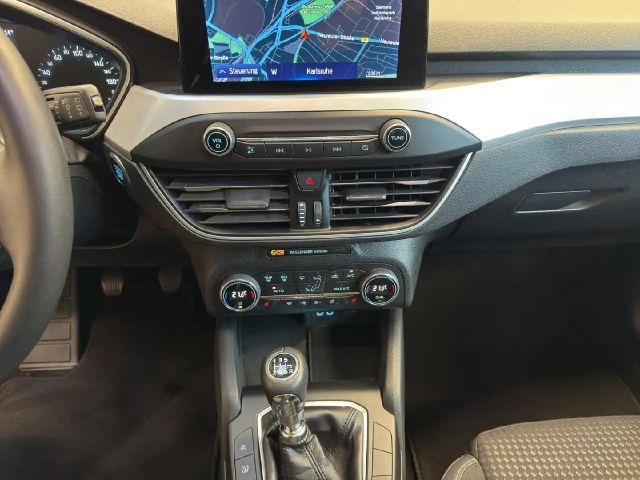 Ford Focus Cool & Connect