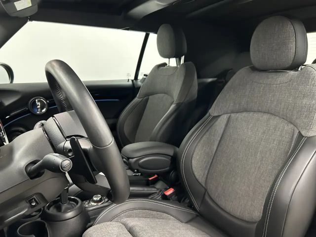 MINI Cooper S Cabrio Cooper S Cabrio Classic Trim Drivingass. Parkass.