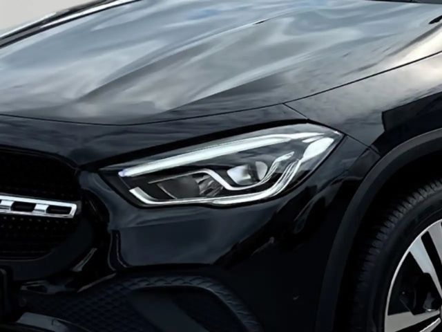 Mercedes-Benz GLA 200 4MATIC Progressive