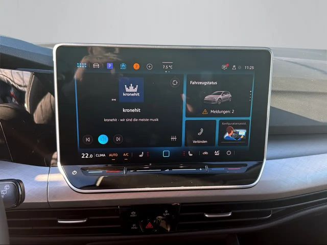 Volkswagen Golf 4Me TSI