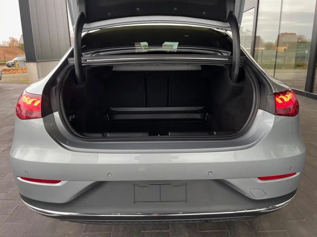 Mercedes-Benz EQE 300 Business Line Sedan