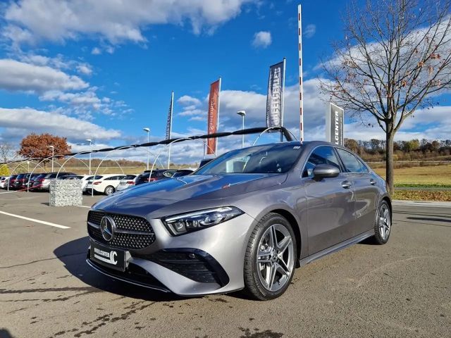 Mercedes-Benz A 180 A 180 d AMG Line