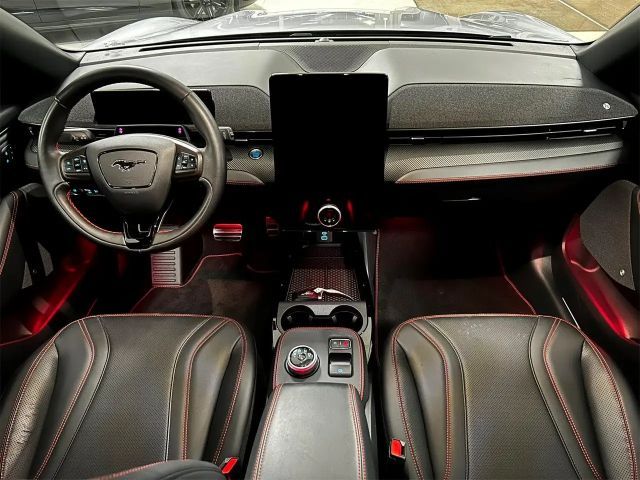 Ford Mustang Mach-E AWD Standard range