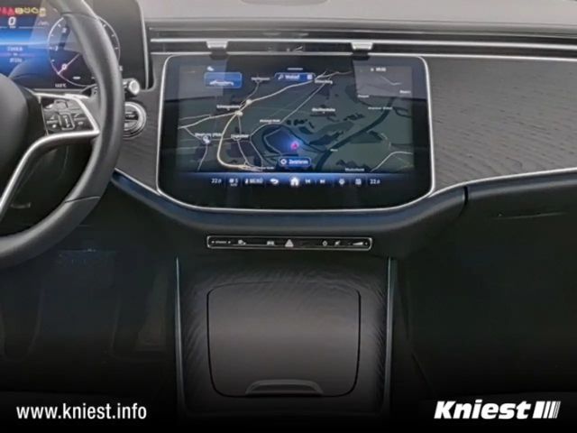 Mercedes-Benz E 220 AVANTGARDE E 220 d Sedan