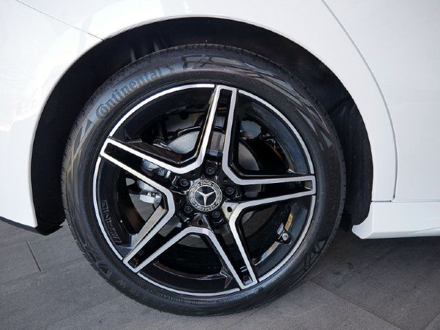 Mercedes-Benz A 200 A 200 d