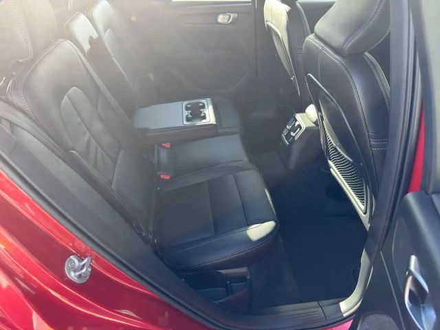 Volvo XC40 Dark Plus T5