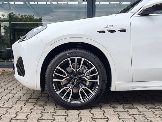 Maserati Grecale / Head-Up/ Ganzjahresreifen/ Panoramadach