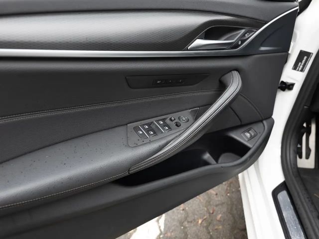 BMW 520 520d M-Sport Touring xDrive