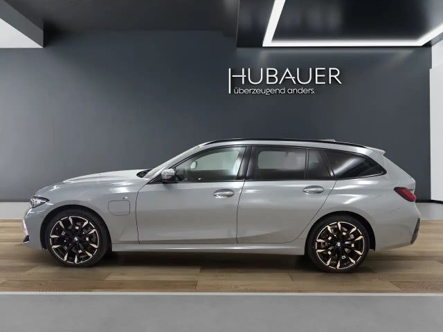 BMW 330 330e Touring xDrive
