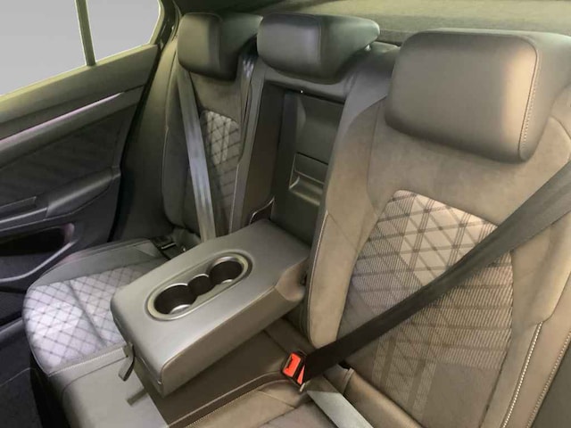 Volkswagen Golf 1.5 eTSI Golf VIII R-Line