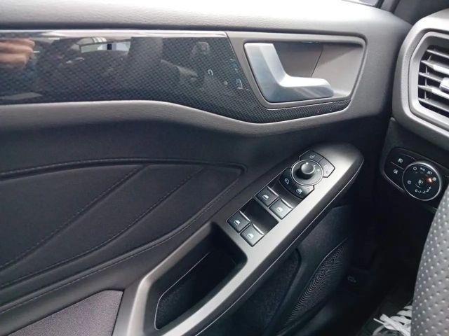 Ford Focus ST Line Wagon