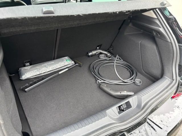 Renault Megane Hybrid Techno