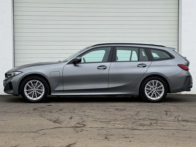 BMW 330 330e xDrive