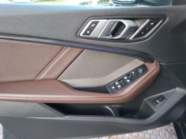 BMW 118 118d Luxury Line Sedan