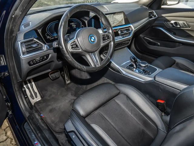 BMW 320 320e M-Sport Sedan