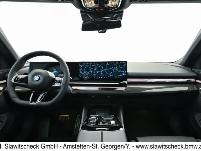 BMW i5 Sedan