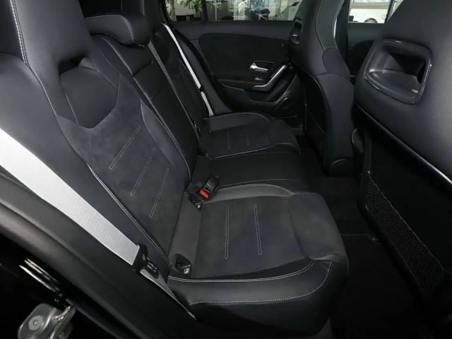 Mercedes-Benz A 180 AMG Line