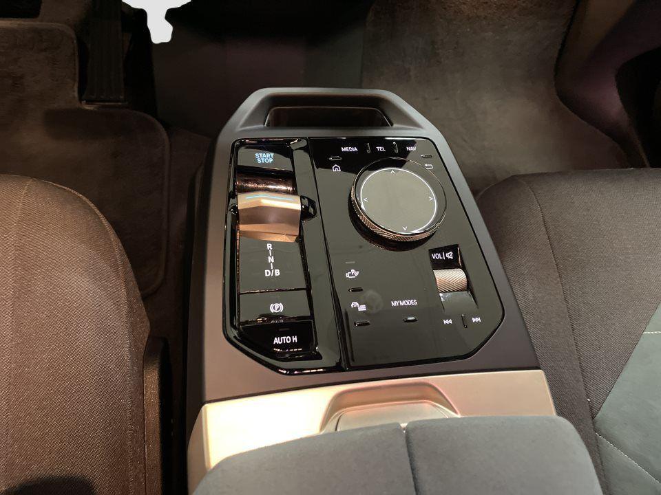 BMW iX xDrive40