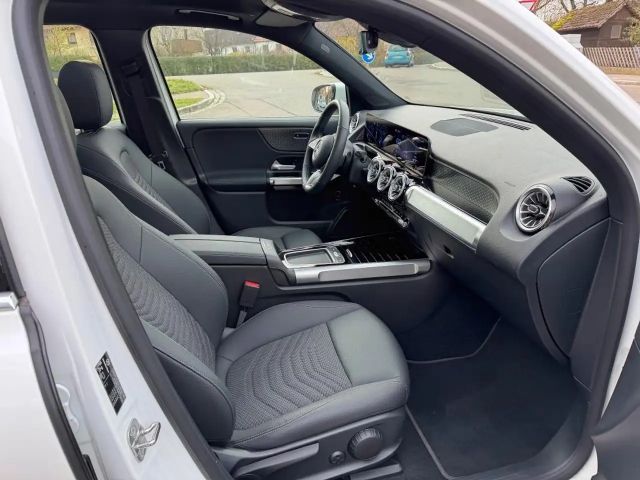 Mercedes-Benz EQB 300 4MATIC Progressive