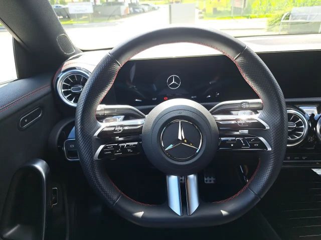 Mercedes-Benz CLA 200 Coupé Premium