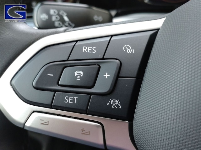 Volkswagen Golf Life Variant