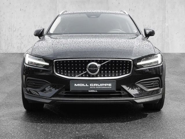 Volvo V60 Cross Country AWD Plus