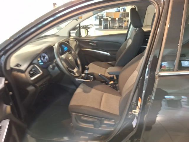 Suzuki S-Cross Hybrid