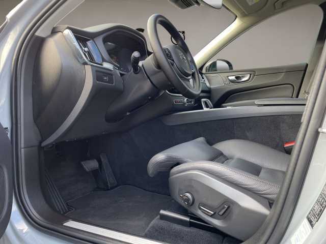 Volvo XC60 Business Dark Plus