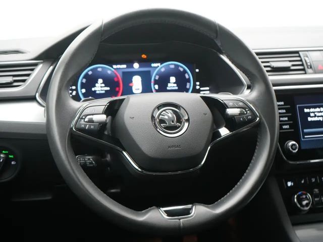 Skoda Superb DSG ACC CARPLAY VIRT NAVI LED PDC