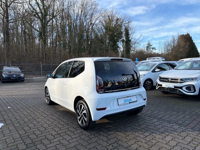 Volkswagen up! Active