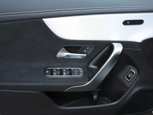 Mercedes-Benz CLA 200 AMG Line Coupé