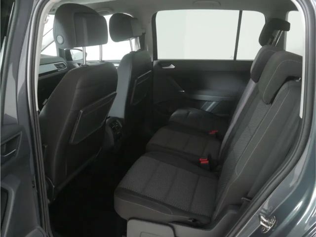 Volkswagen Touran 1.5 TSI DSG R-Line