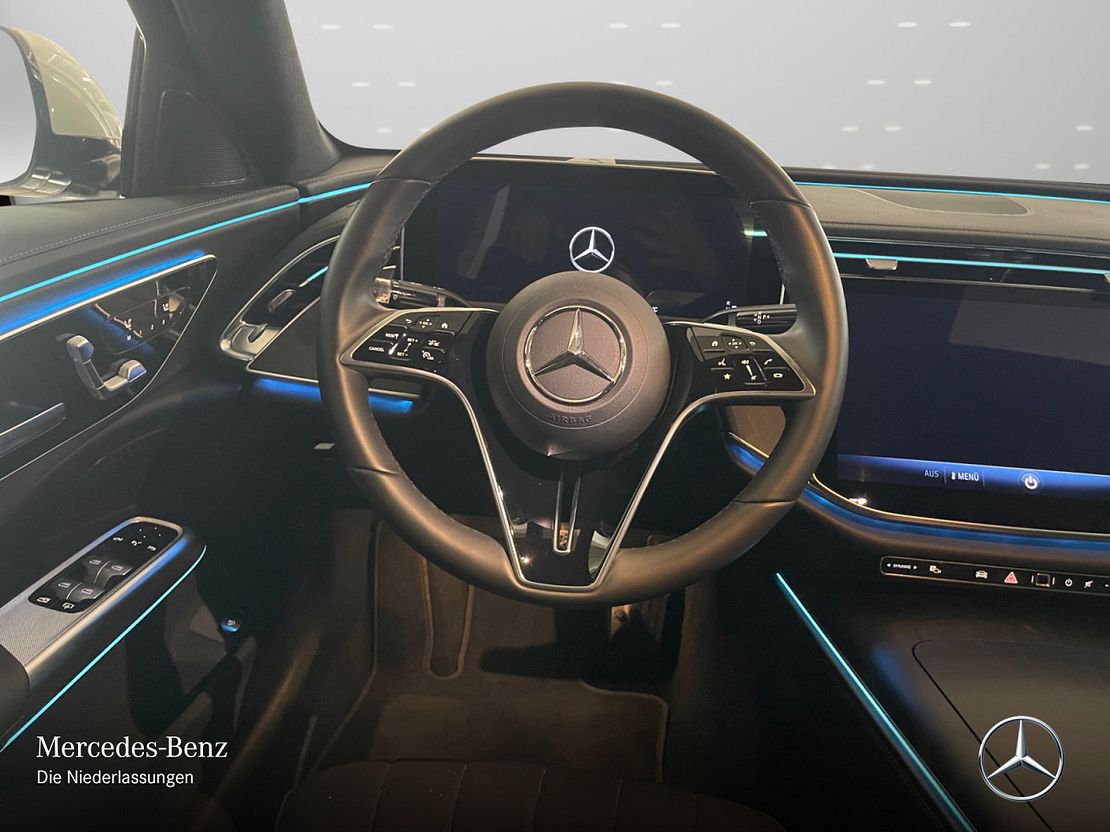 Mercedes-Benz E 200 AVANTGARDE Sedan