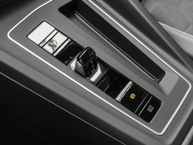 Volkswagen Golf 1.5 eTSI DSG Golf VIII