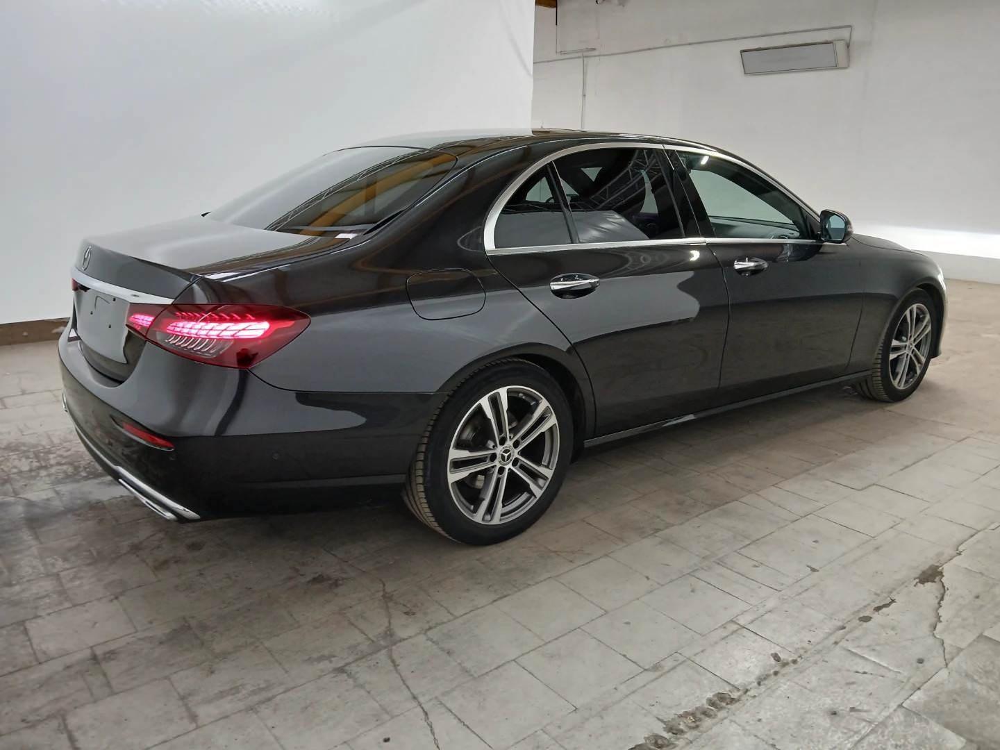 Mercedes-Benz E 220 Sedan