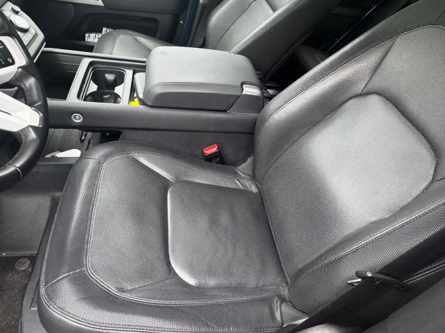 Land Rover Defender 110 Dynamic SE