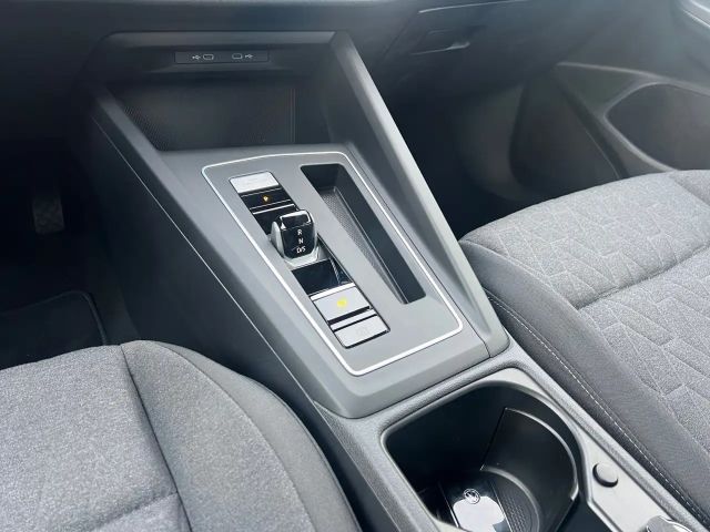 Volkswagen Golf 1.5 eTSI Golf VIII Life