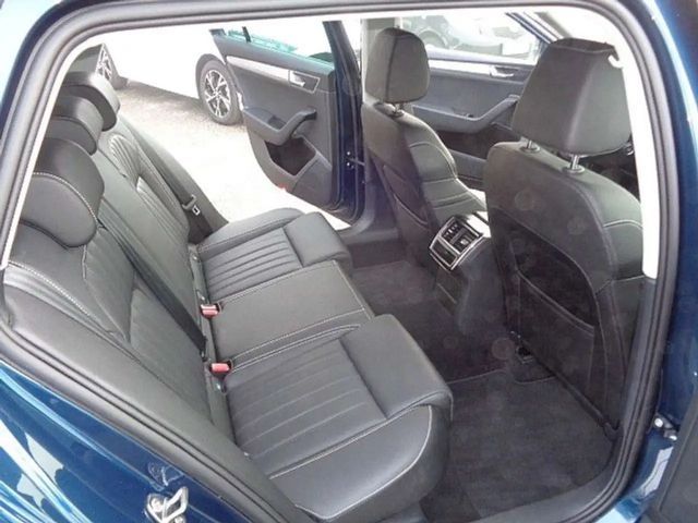 Skoda Superb Kombi 2,0 TDI DSG *LED *Navi *Leder *Top