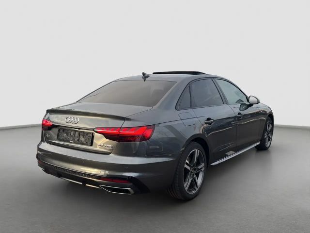 Audi A4 40 TFSI Quattro S-Line S-Tronic Sedan