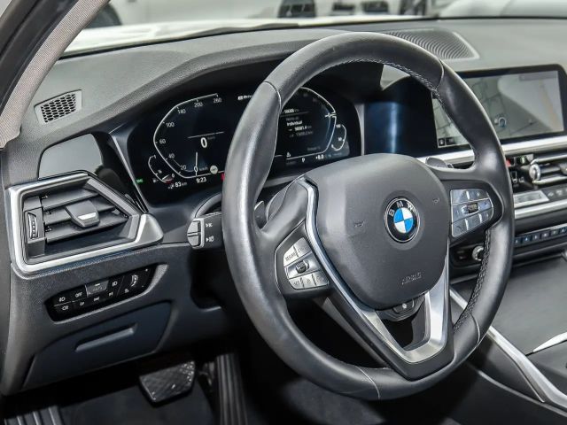 BMW 330 330e xDrive
