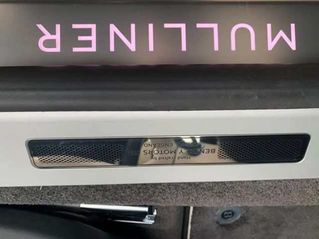 Bentley Flying Spur Hybrid V8