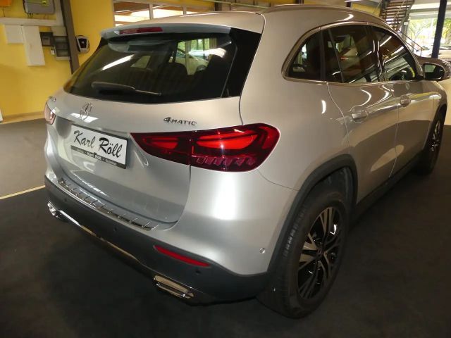 Mercedes-Benz GLA 250 4MATIC Progressive