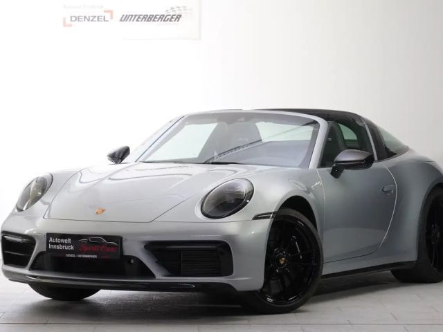 Porsche 992 4 Cabrio GTS Targa