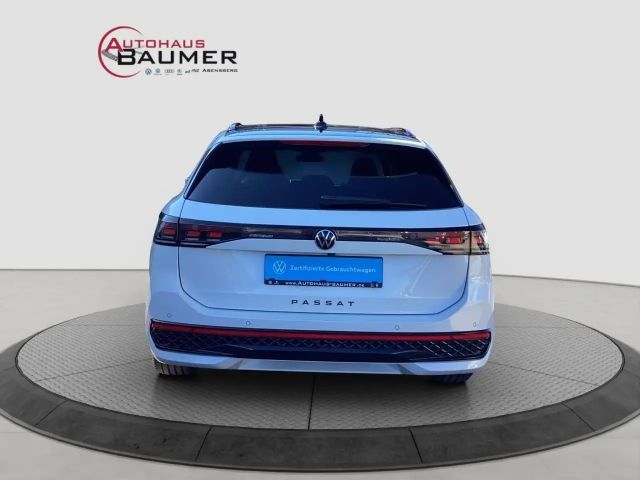 Volkswagen Passat 4Motion DSG R-Line Variant