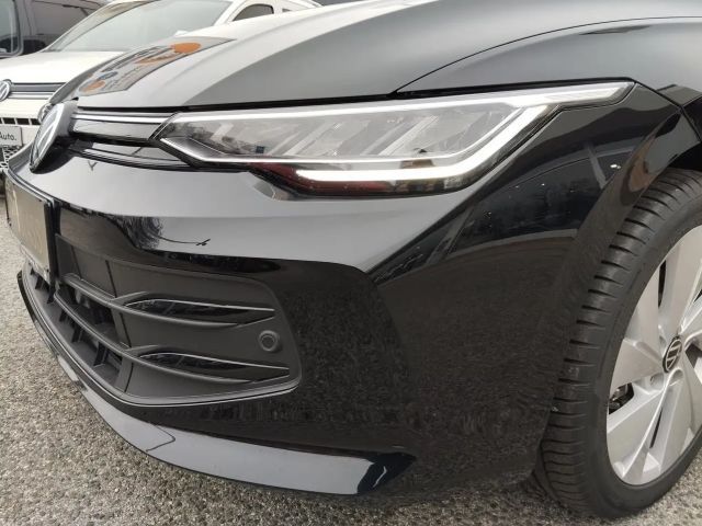 Volkswagen Golf Life Variant